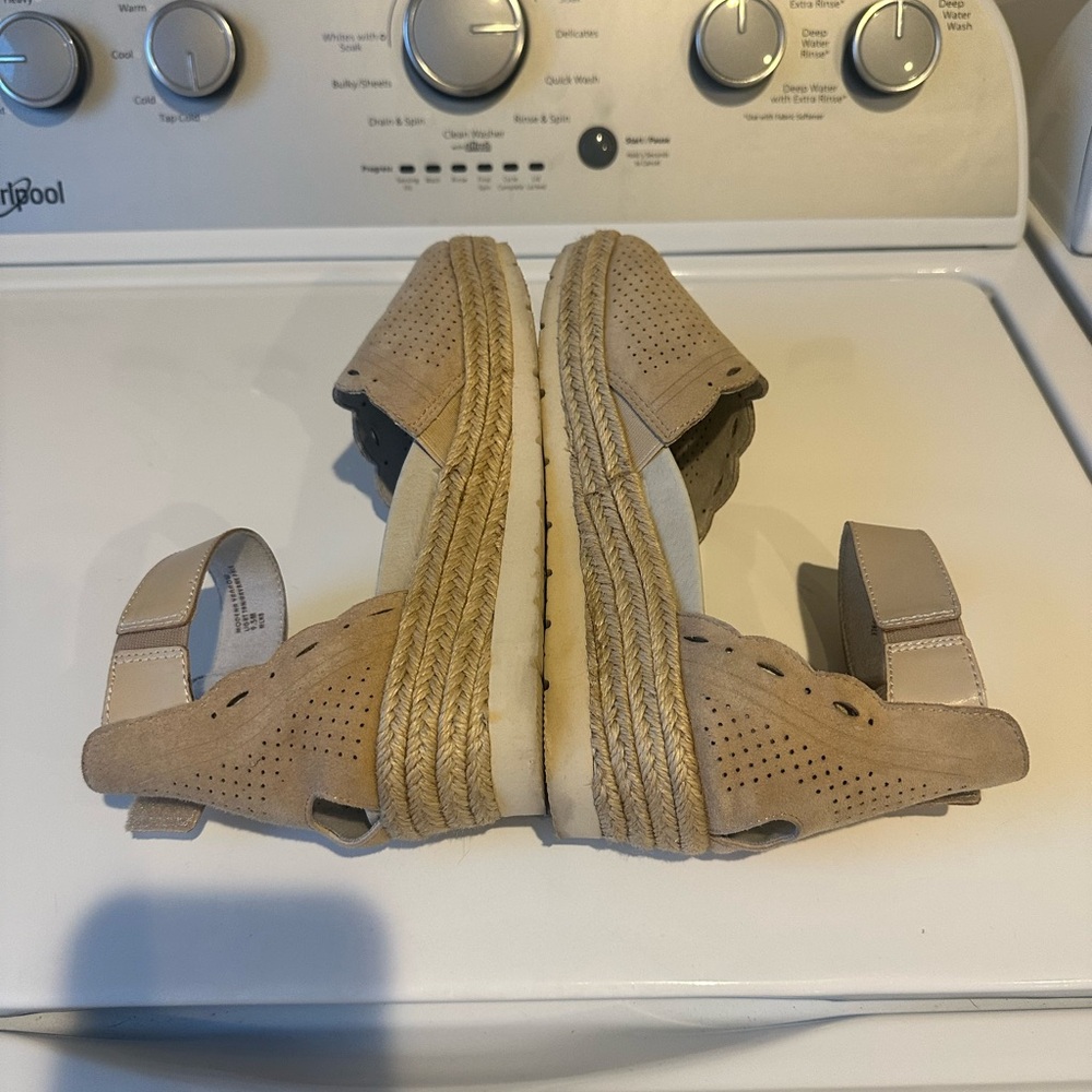 Earth Modena Yarrow Espadrille Sandals, size 9.5 - Picture 5 of 7